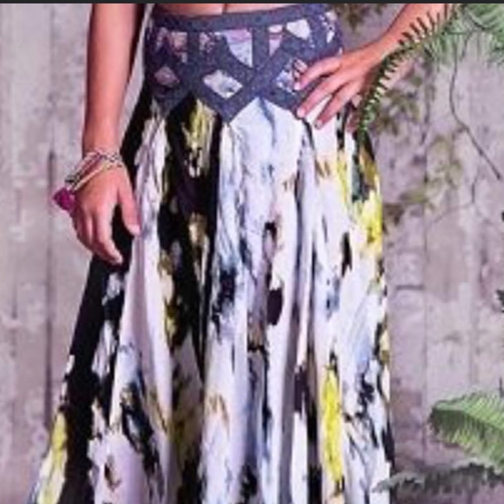 EUC Jak and Peppar Slate Haze Coronado skirt